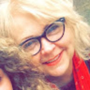 Meet your Posher, Mona